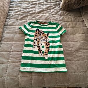 MINI BODEN TIGER APPLIQUÉ SHORT SLEEVE TOP SHIRT GREEN STRIPED 9 10